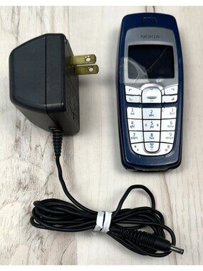 NOKIA Model 6010 Blue Candybar CELL PHONE *Cracked Screen* FOR PARTS/REPAIR